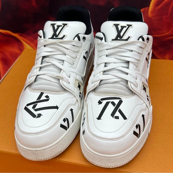 Louis Vuitton trainer low LV size 9.5/11 mens - Picture 4 of 11